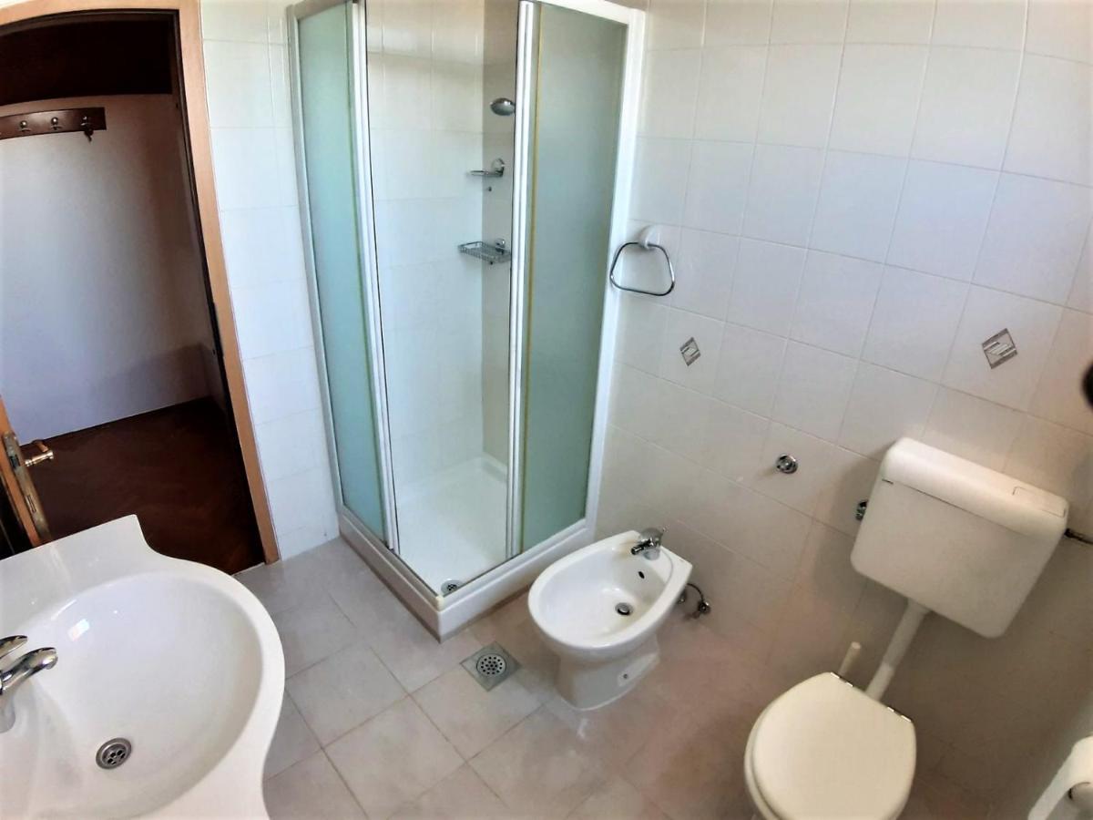 Apt Mirella Apartment Ровин Екстериор снимка