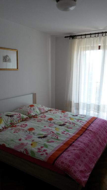 Apt Mirella Apartment Ровин Стая снимка