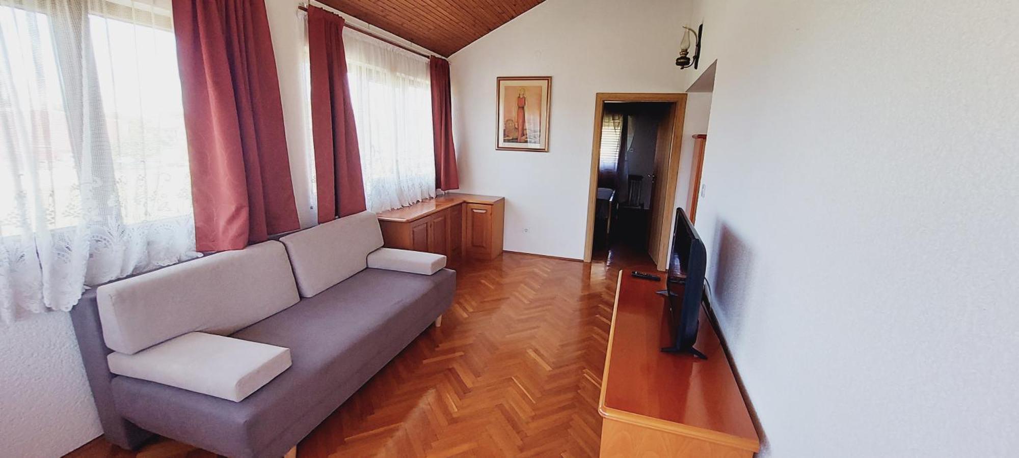 Apt Mirella Apartment Ровин Екстериор снимка